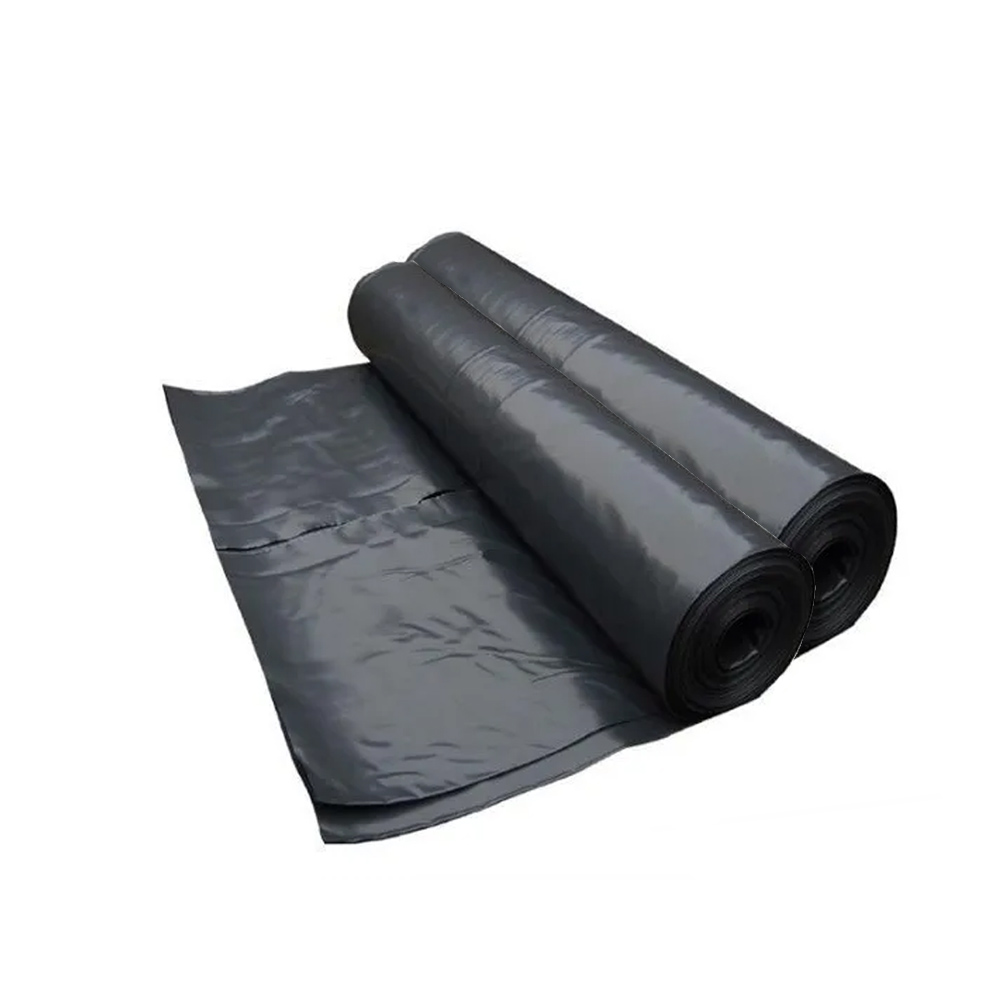 رول سیاه رنگ مالچ زمین کشاورزی