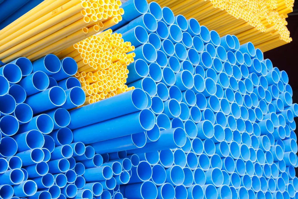 انواع فیلم بسته بندی | بررسی کاربردها، شباهتها و تفاوتها 3 فیلم پلی وینیل کلراید یا پی وی سی (PVC، وینیل)