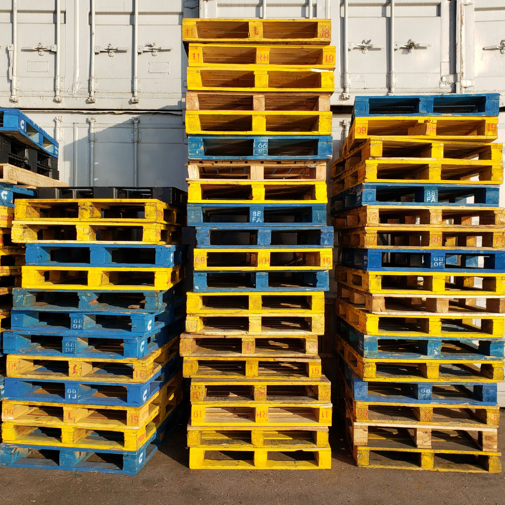 پالت چیست؟ هر آنچه که باید درباره آنها بدانید! 3 پالت از جنس پلاستیک