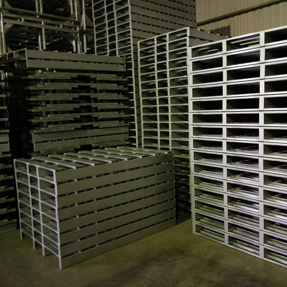 پالت چیست؟ هر آنچه که باید درباره آنها بدانید! 4 پالت از جنس فلز